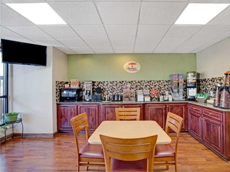 Super 8 By Wyndham Knoxville East Экстерьер фото